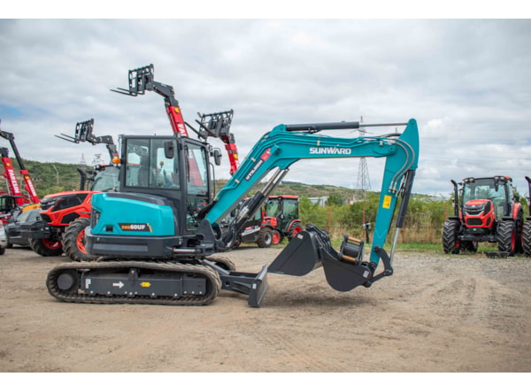 Midiexcavator SUNWARD SWE 60 UF DISPONIBIL INCHIRIERE  de vanzare
